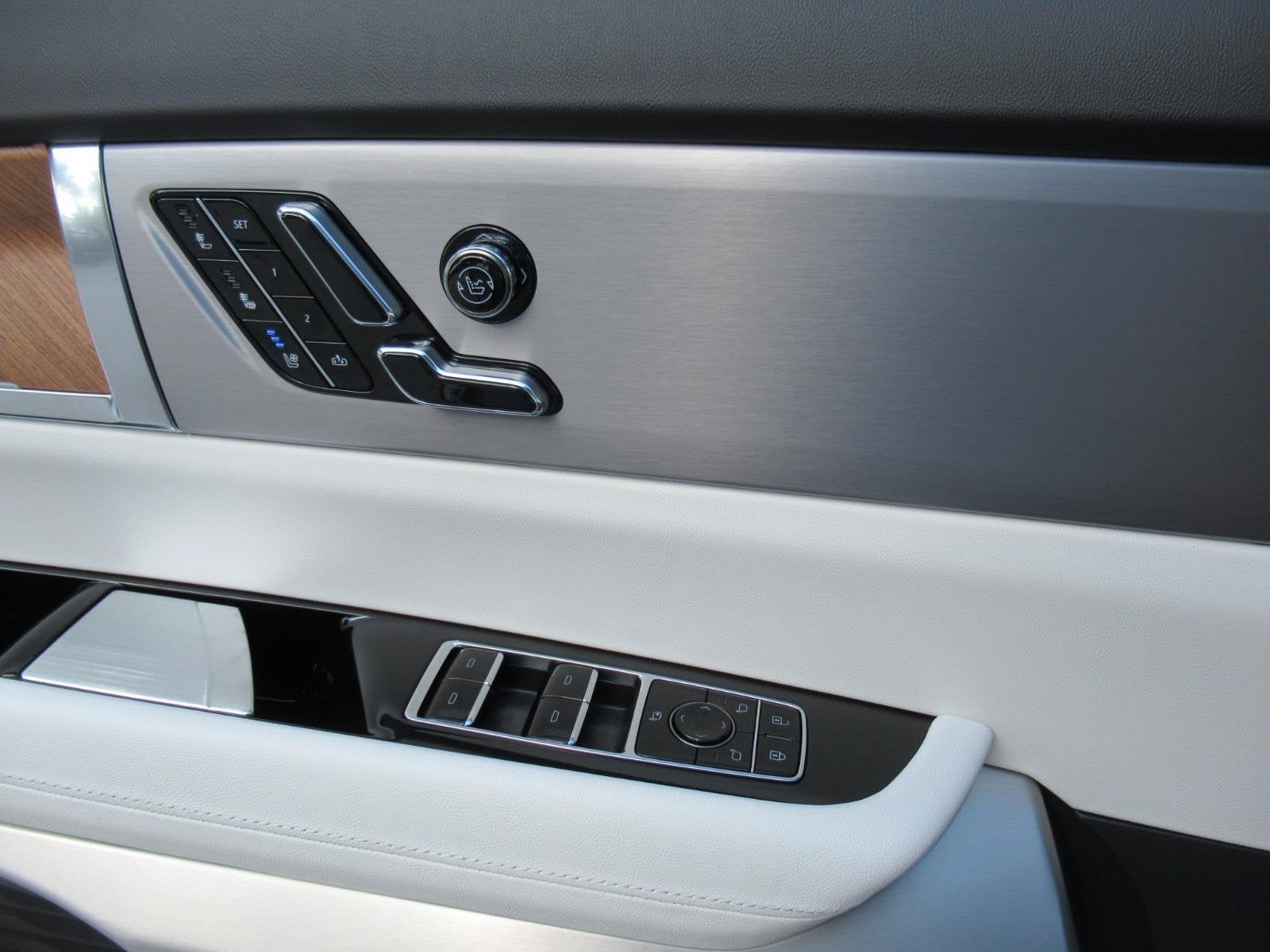 2027 Cadillac VISTIQ Luxury