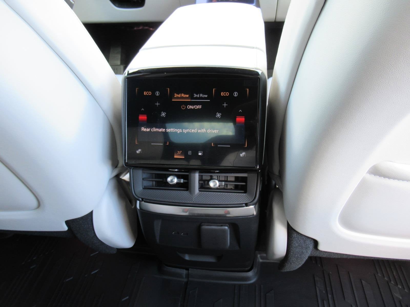 2027 Cadillac VISTIQ Luxury