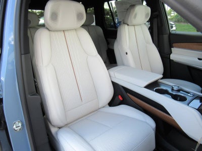 2027 Cadillac VISTIQ Luxury