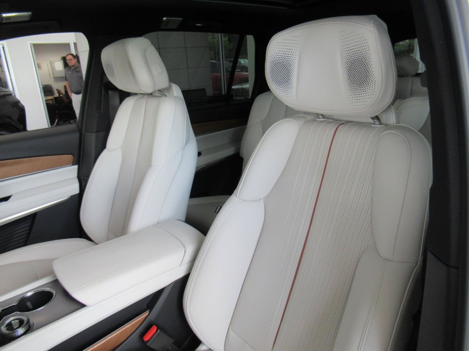 2027 Cadillac VISTIQ Sport