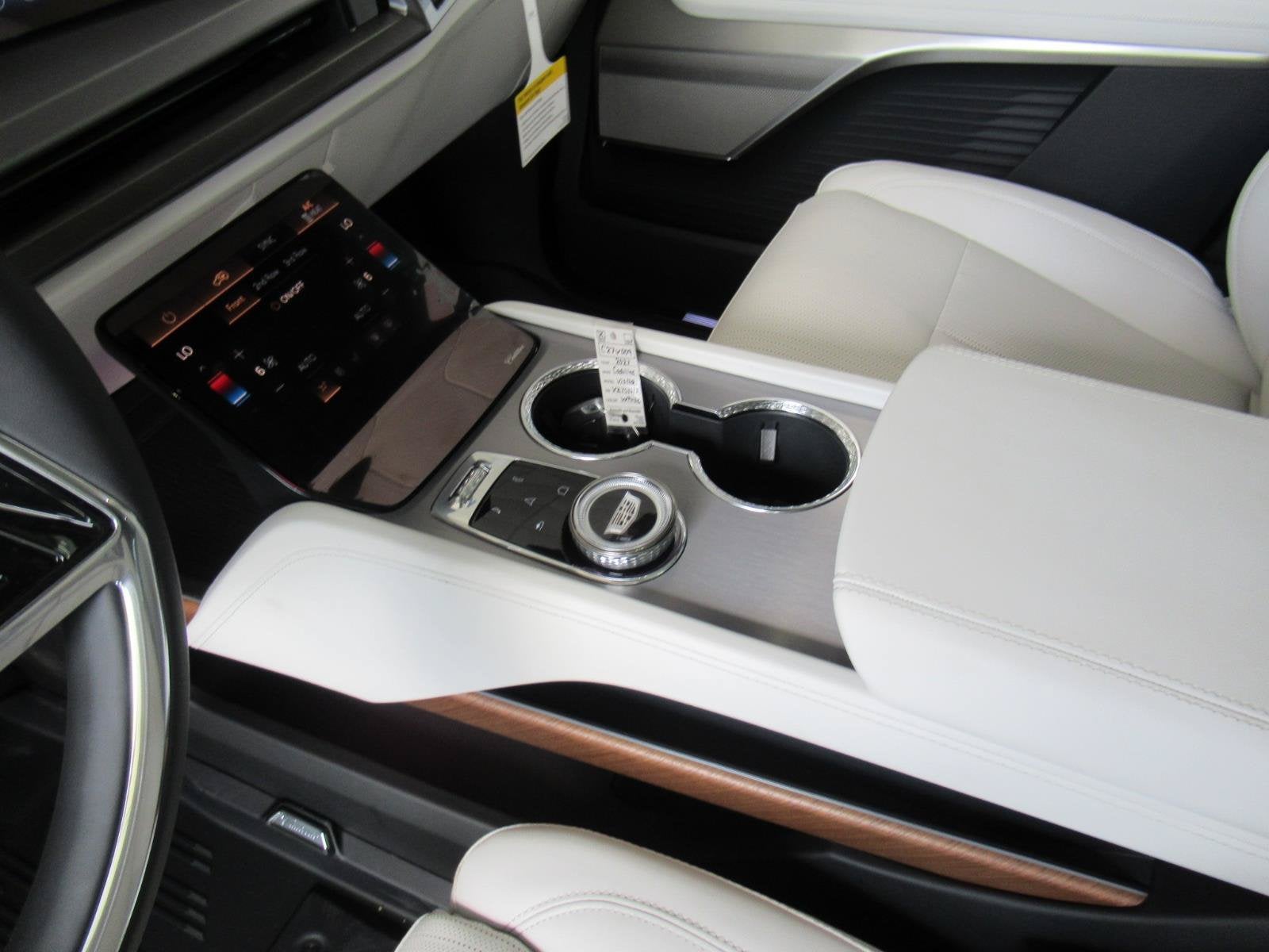2027 Cadillac VISTIQ Sport