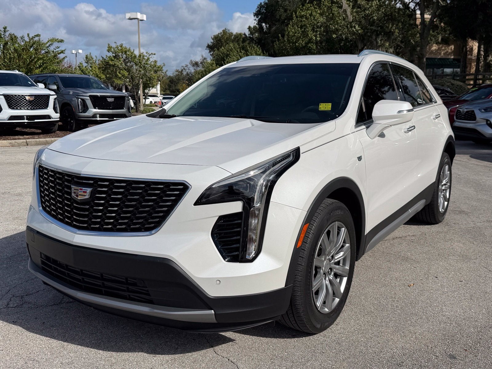 2023 Cadillac XT4 FWD Premium Luxury