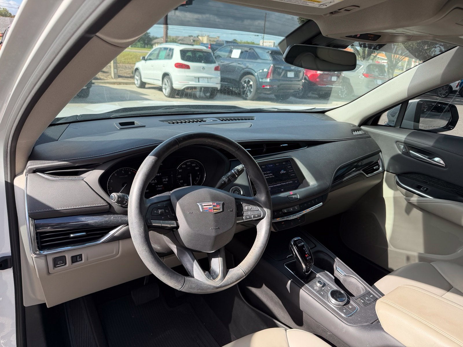 2023 Cadillac XT4 FWD Premium Luxury