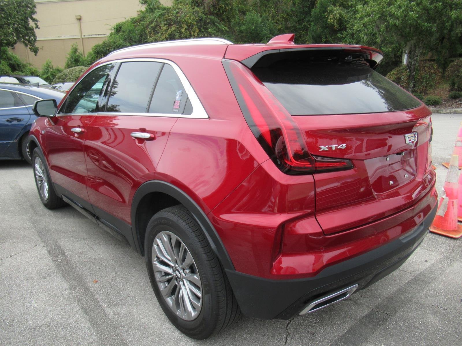 2024 Cadillac XT4 Premium Luxury