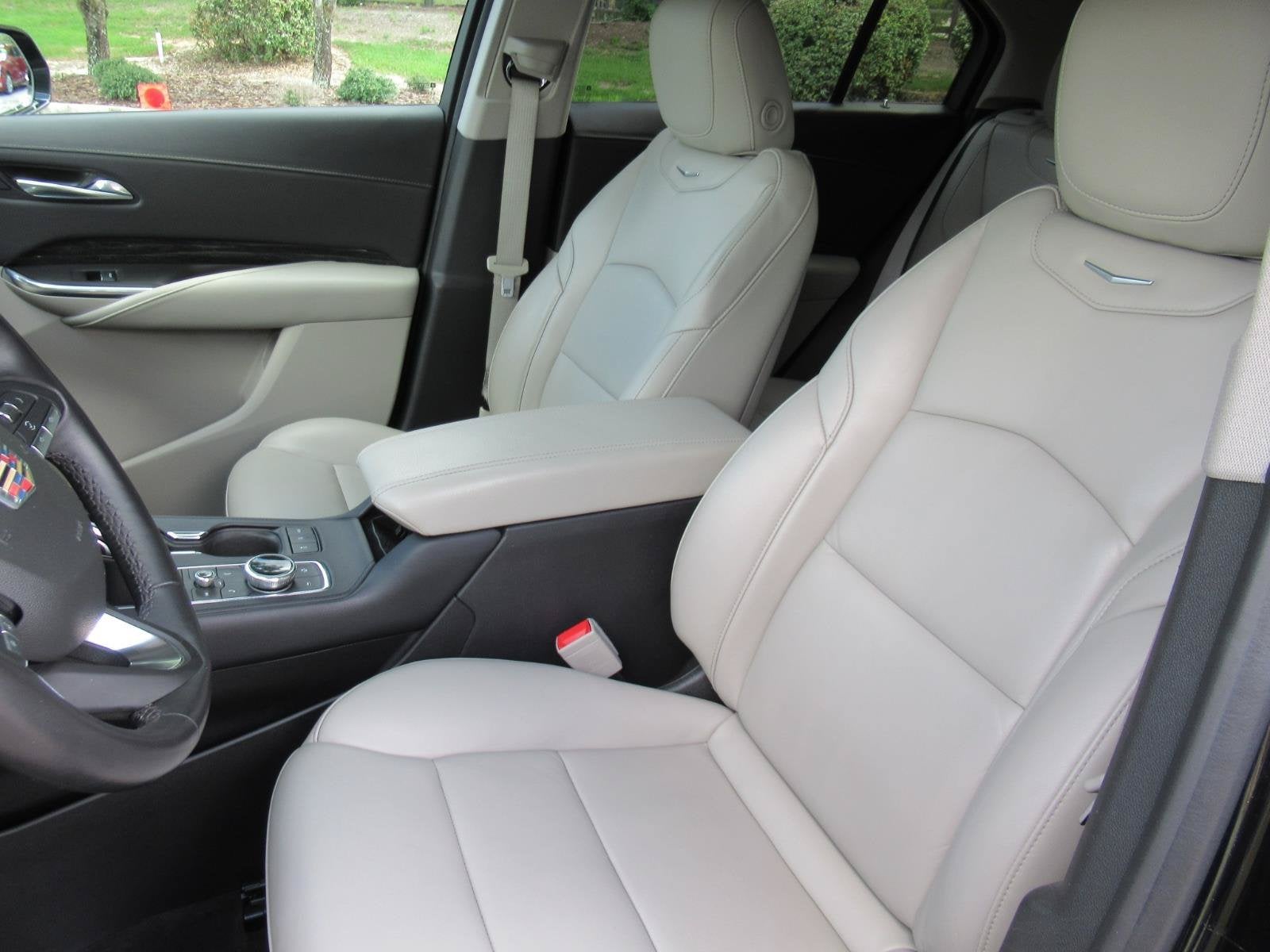 2022 Cadillac XT4 AWD Premium Luxury