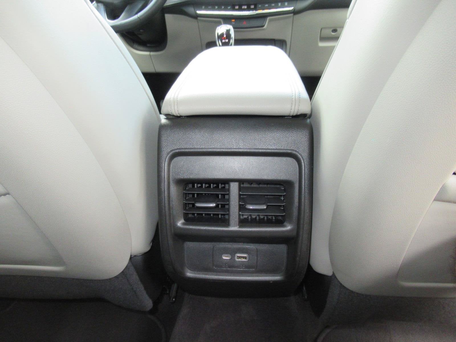 2022 Cadillac XT4 AWD Premium Luxury