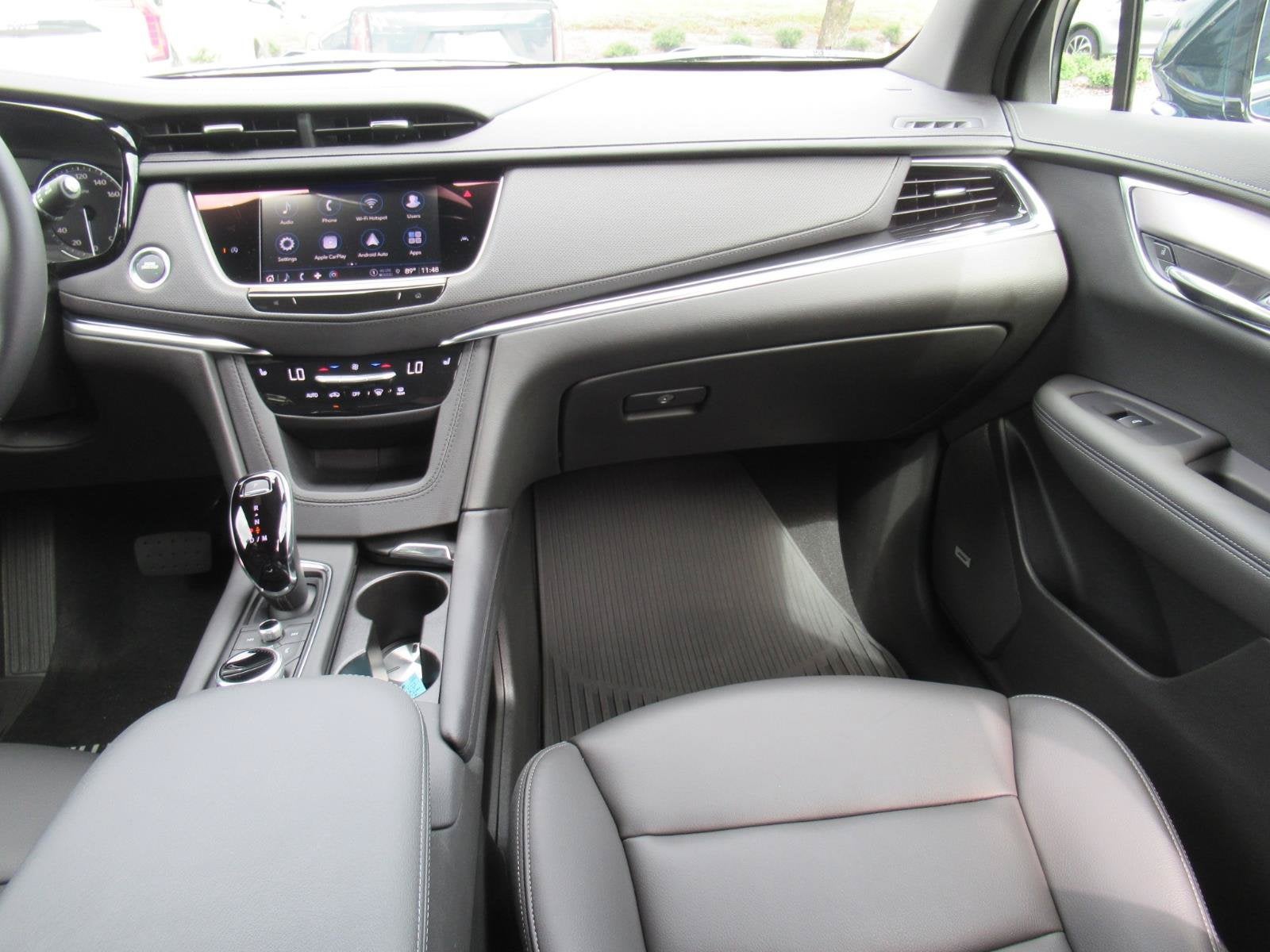 2025 Cadillac XT6 Luxury