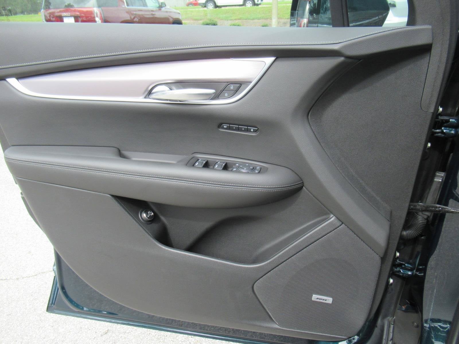 2025 Cadillac XT6 Luxury