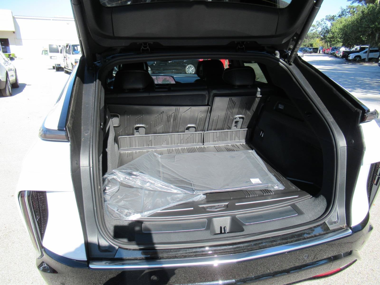 2027 Cadillac LYRIQ Premium Luxury