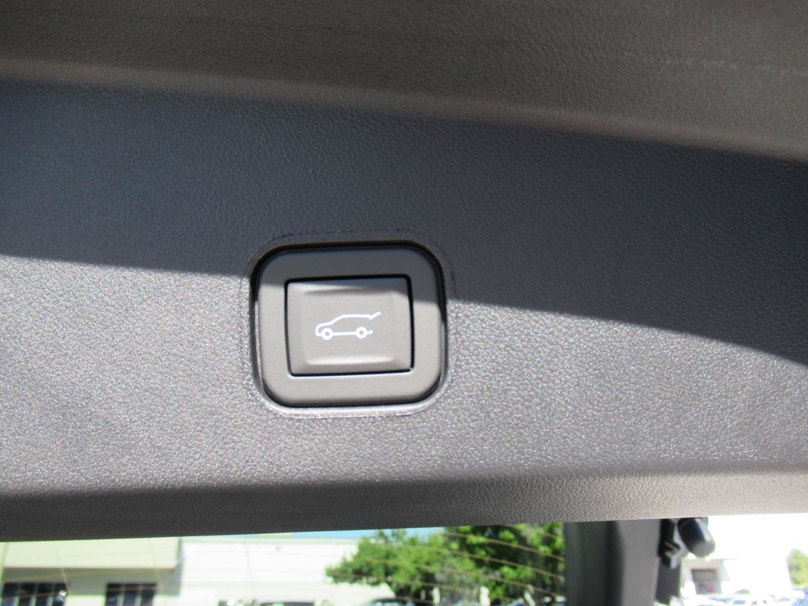 2027 Cadillac LYRIQ Premium Luxury