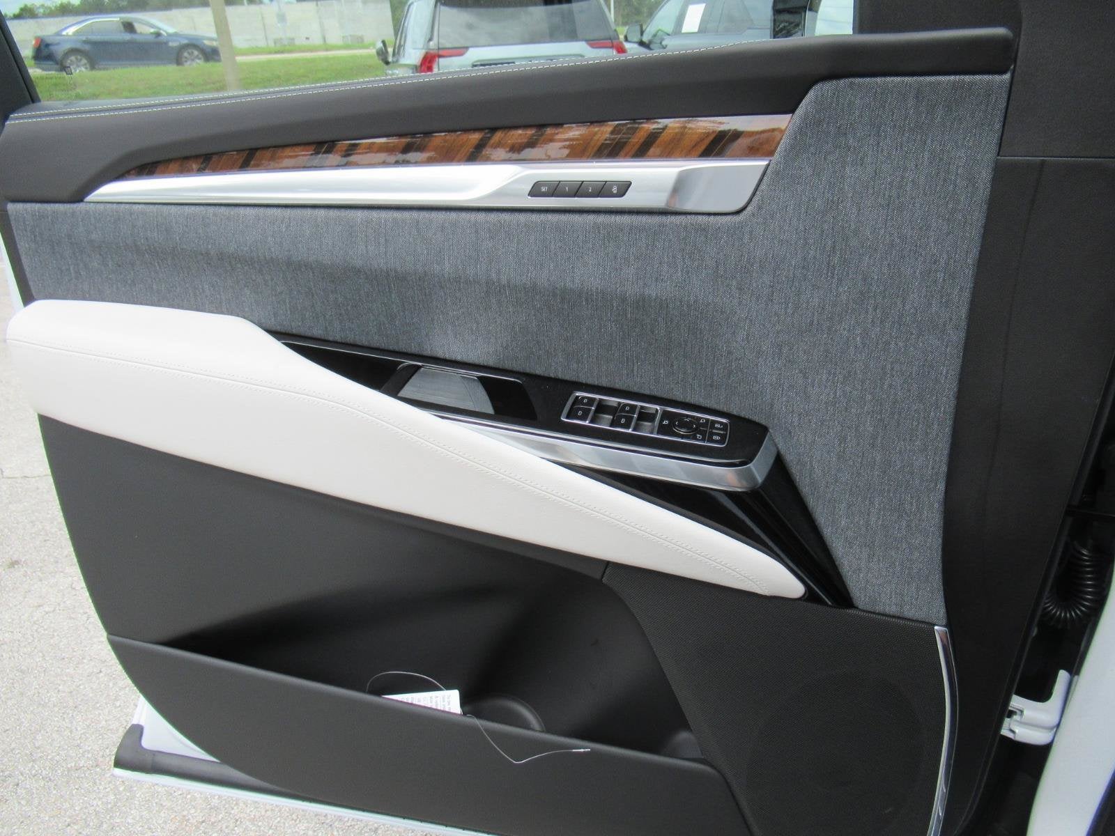 2027 Cadillac Escalade Platinum Sport