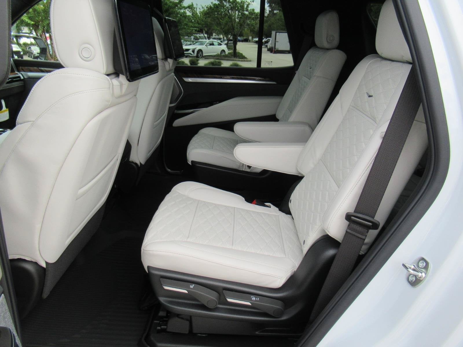 2027 Cadillac Escalade Platinum Sport
