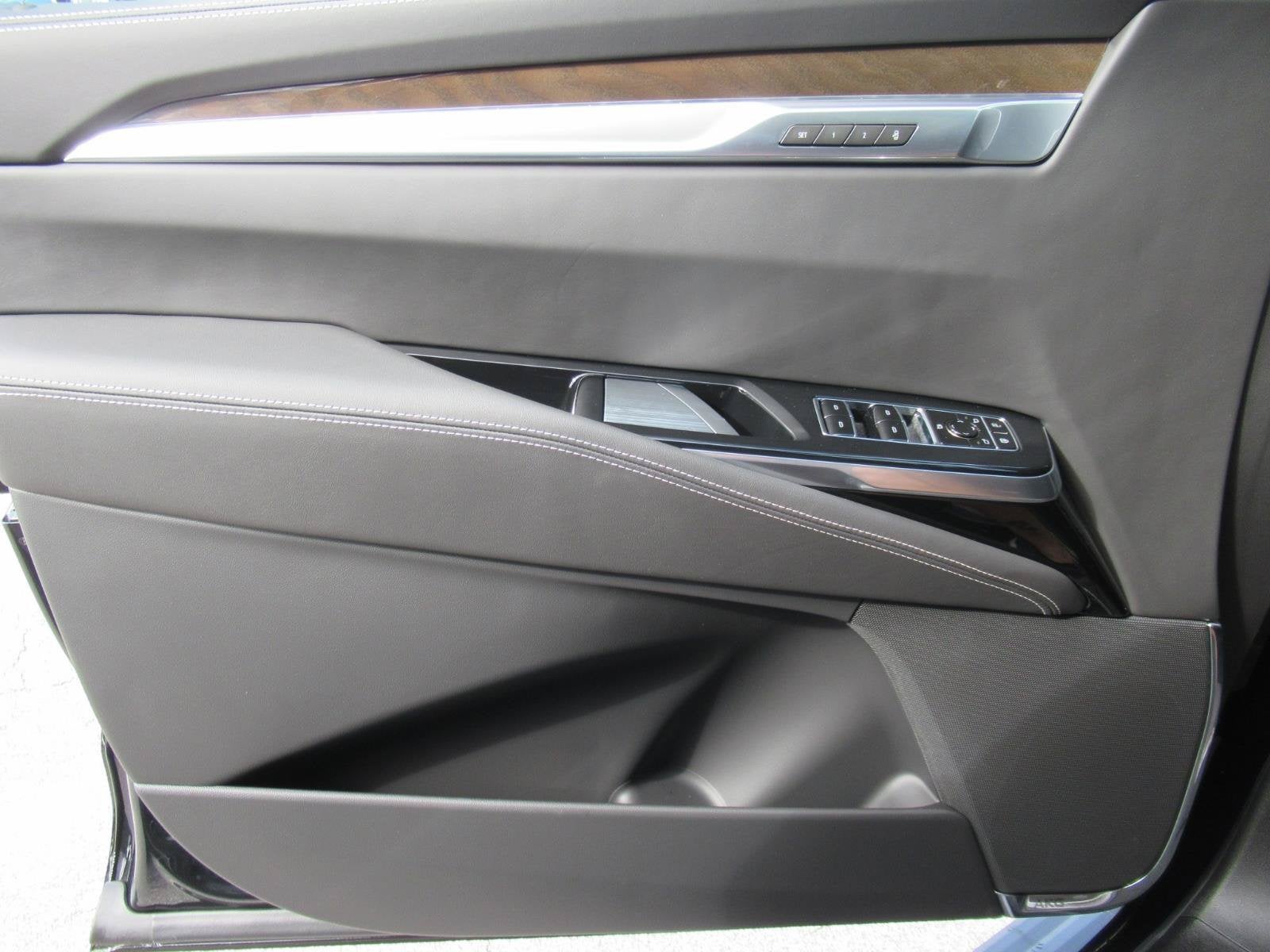 2027 Cadillac Escalade 4WD Platinum Sport