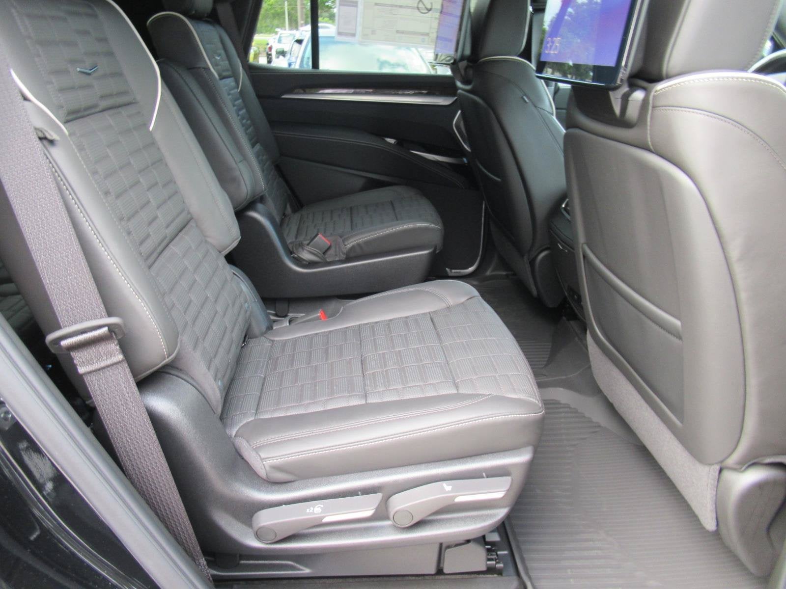 2027 Cadillac Escalade 4WD Platinum Sport