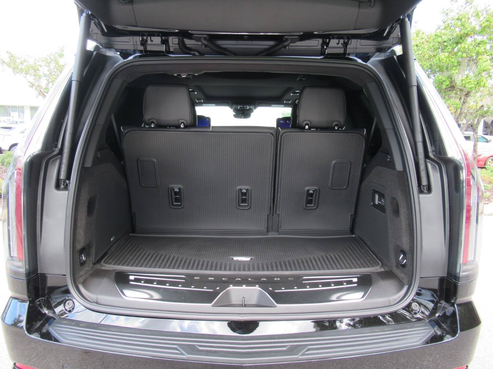 2027 Cadillac Escalade 4WD Platinum Sport