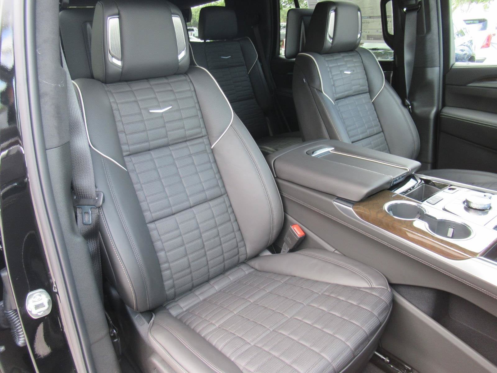 2027 Cadillac Escalade 4WD Platinum Sport
