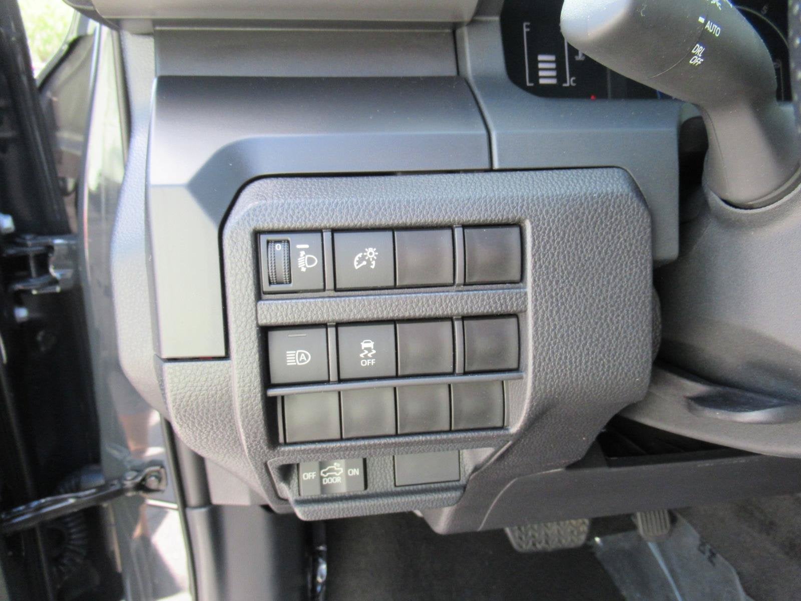 2025 Toyota Tacoma 4WD SR