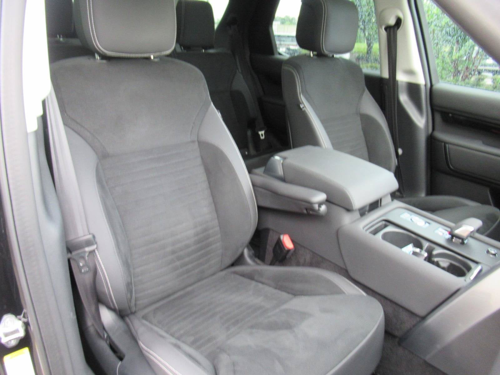 2024 Land Rover Discovery S