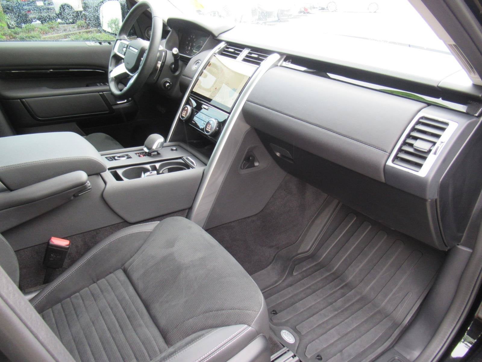 2024 Land Rover Discovery S