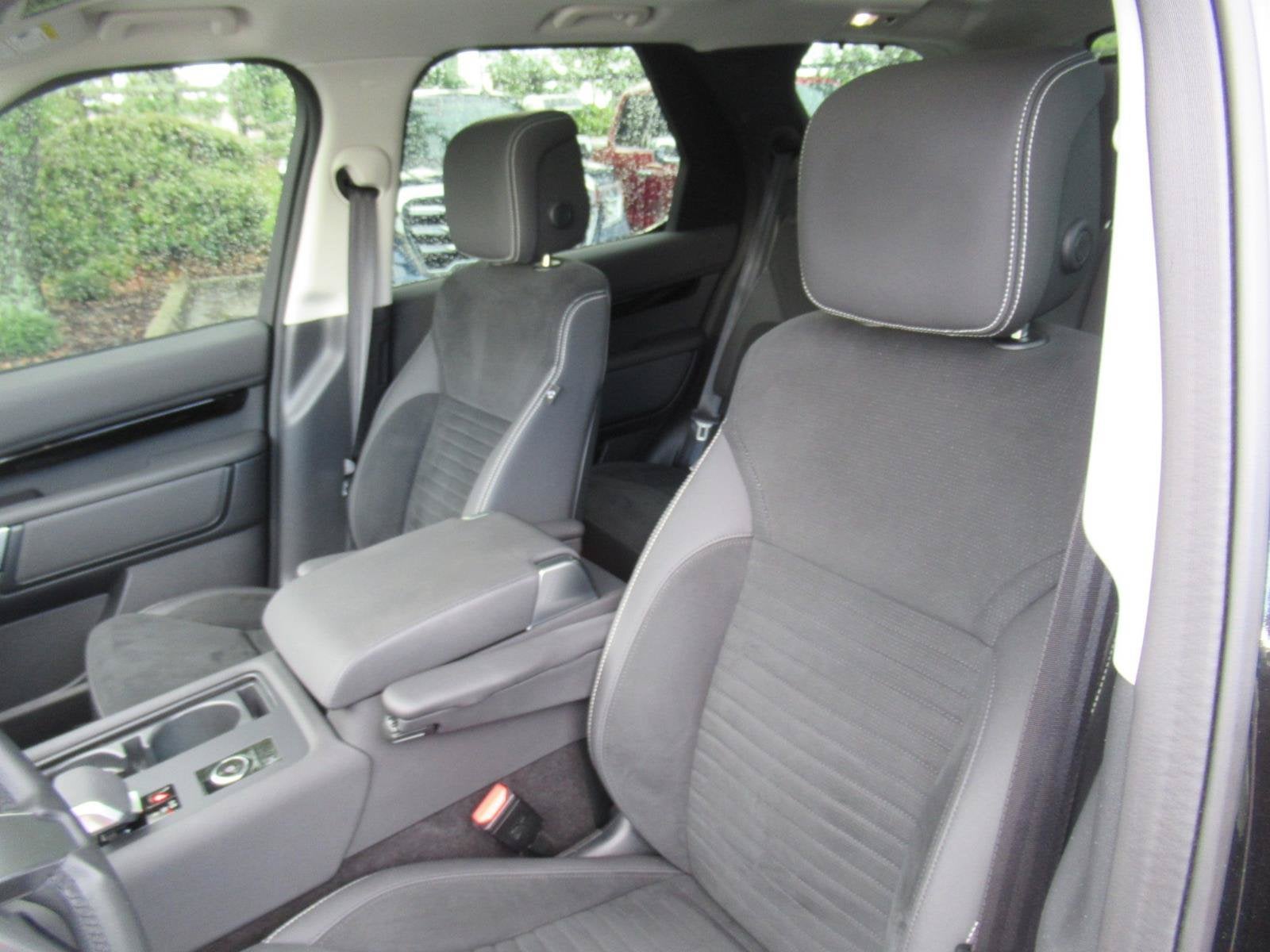2024 Land Rover Discovery S