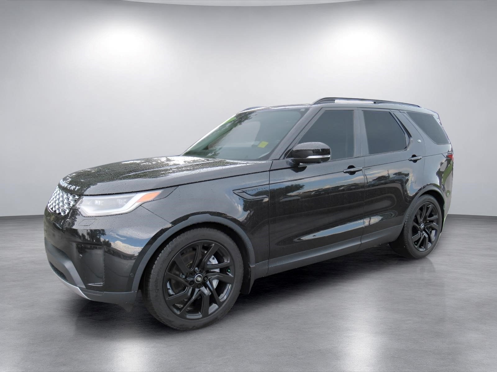 2024 Land Rover Discovery S