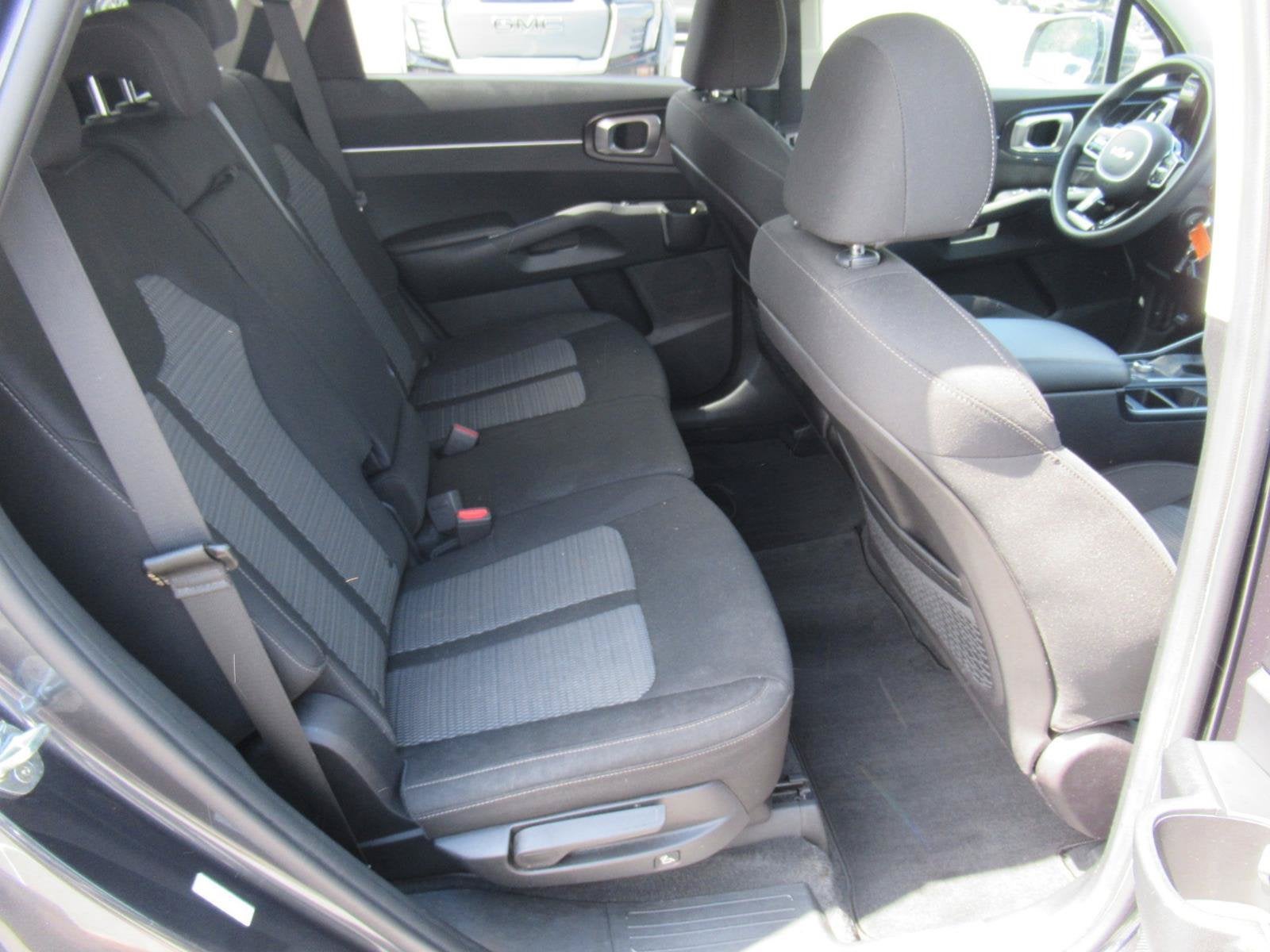 2022 Kia Sorento LX