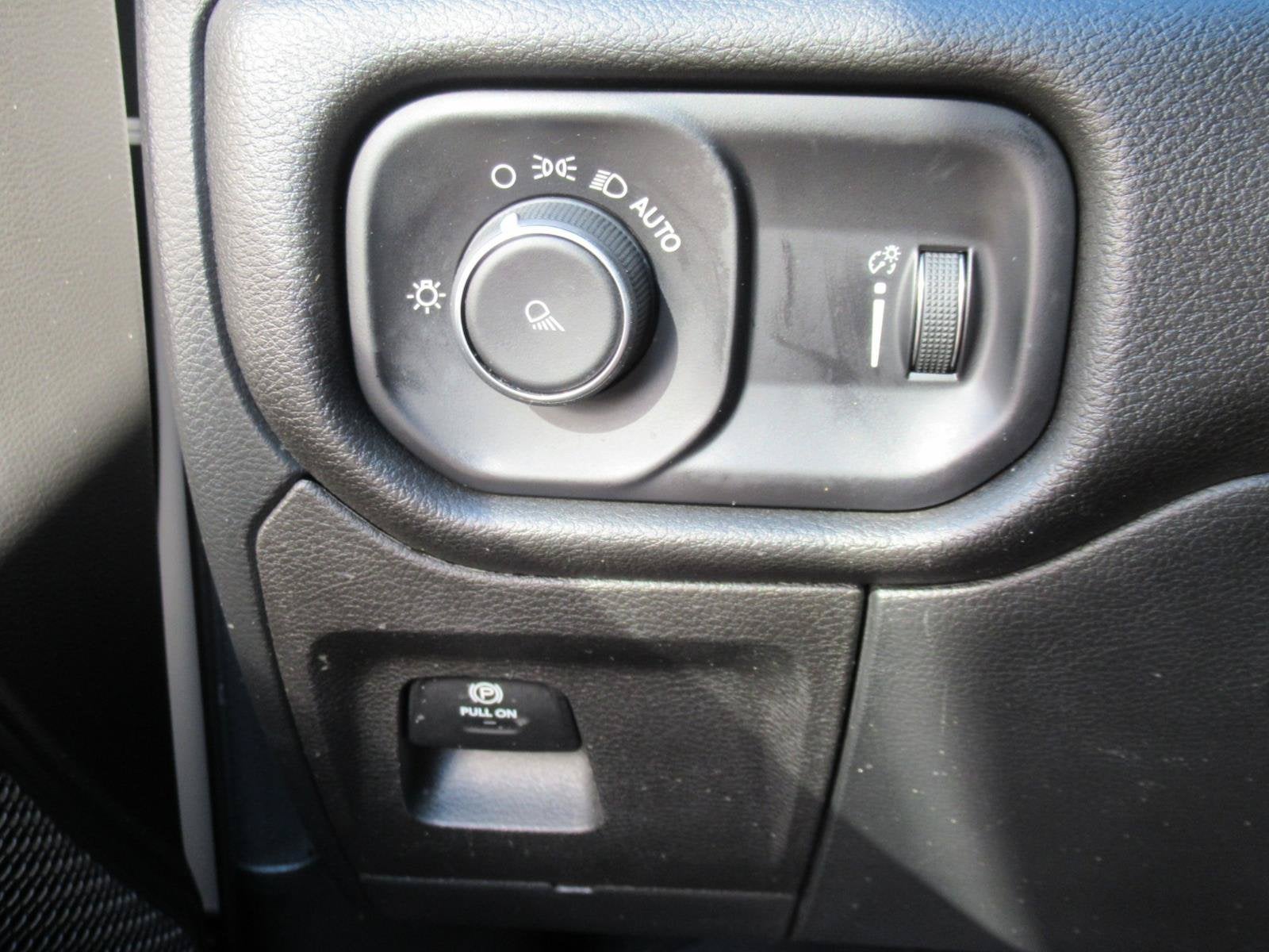 2023 RAM 1500 Big Horn Quad Cab 4x2 6'4' Box