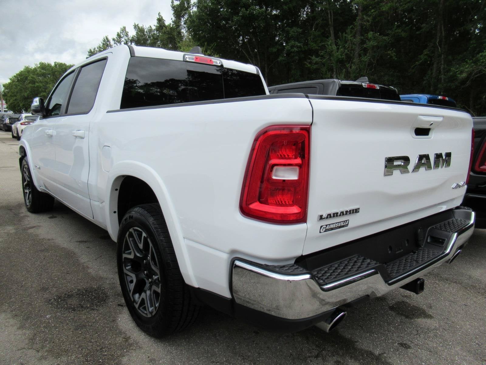 2026 RAM 1500 Laramie Crew Cab 4x4 5'7' Box