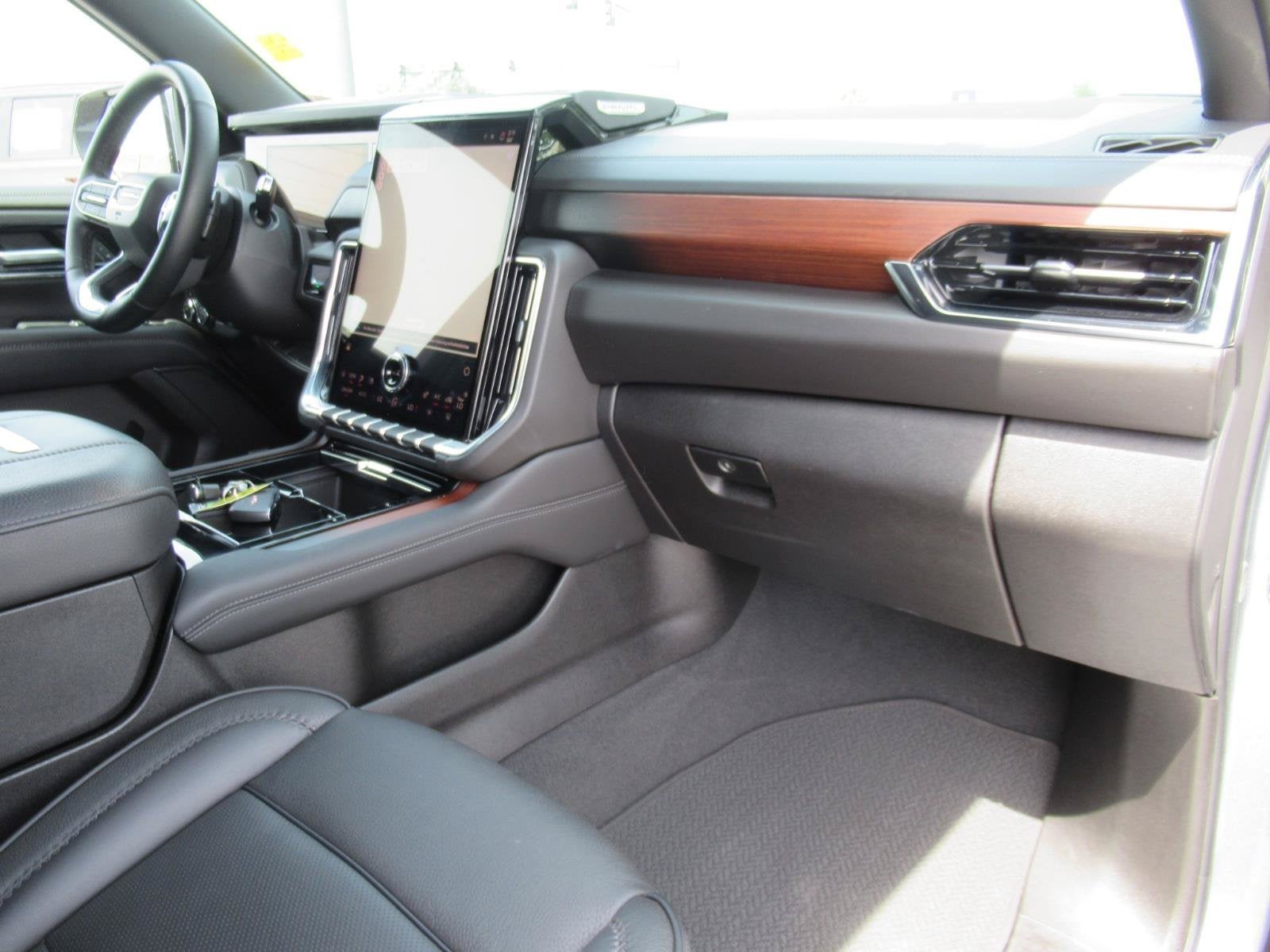 2025 GMC Yukon 4WD Denali