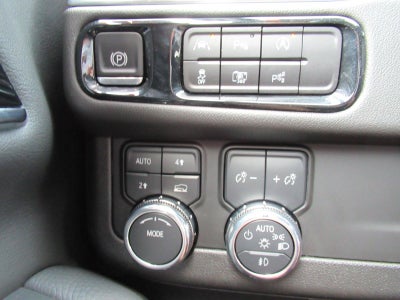 2025 GMC Yukon 4WD Denali