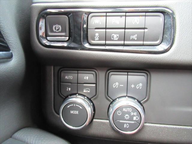 2025 GMC Yukon 4WD Denali