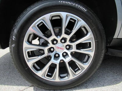 2025 GMC Yukon 4WD Denali