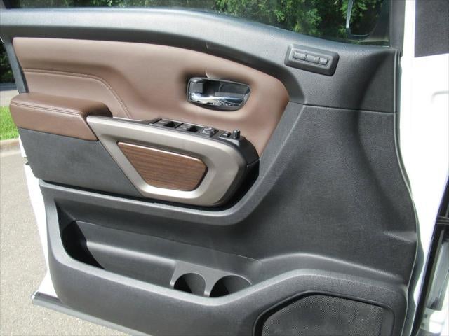 2023 Nissan TITAN Crew Cab Platinum Reserve 4x4