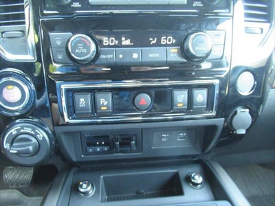 2023 Nissan TITAN Crew Cab Platinum Reserve 4x4