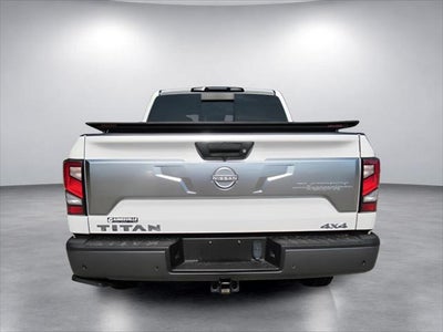 2023 Nissan TITAN Crew Cab Platinum Reserve 4x4