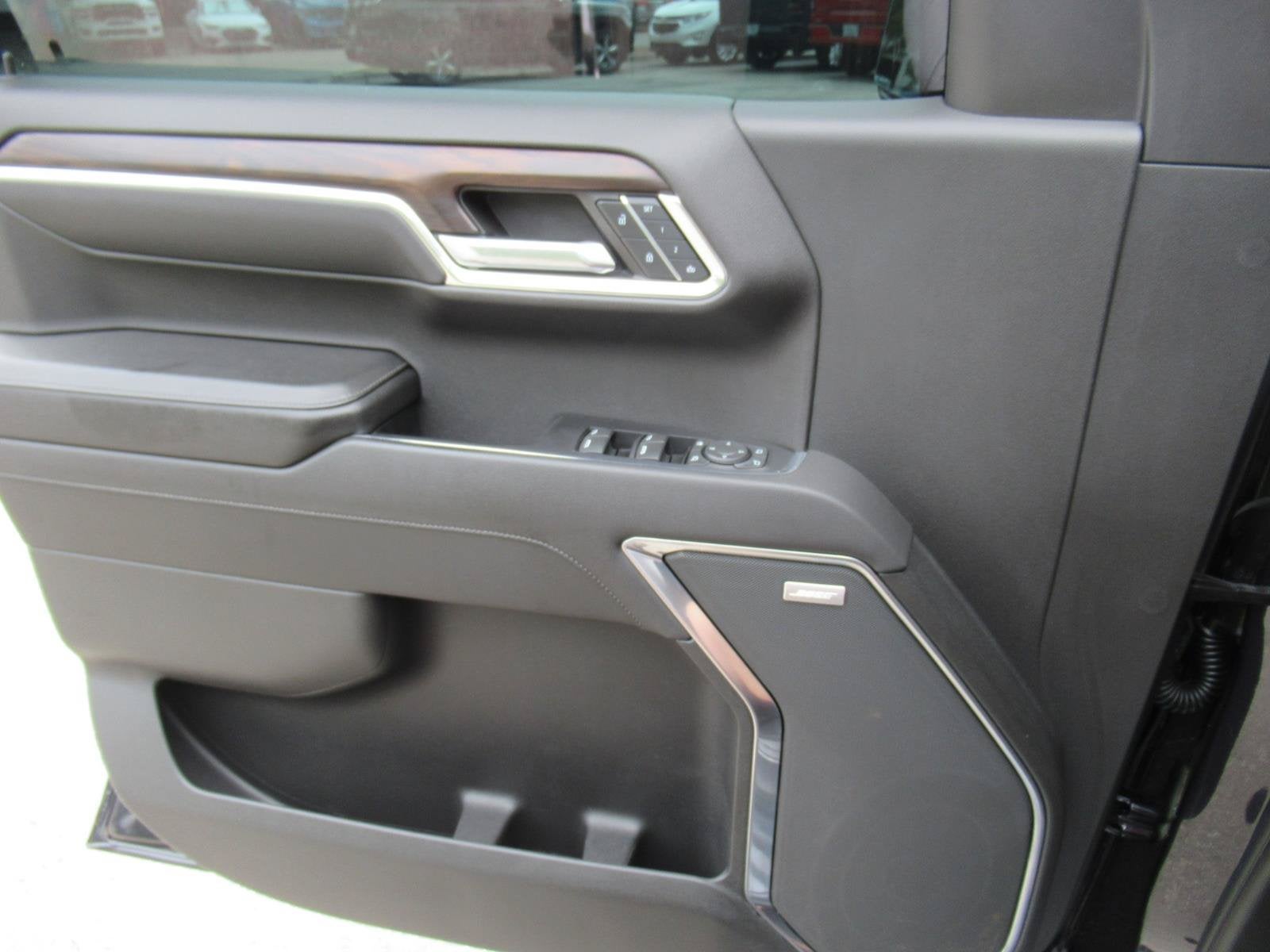 2022 GMC Sierra 1500 4WD Crew Cab Short Box SLT