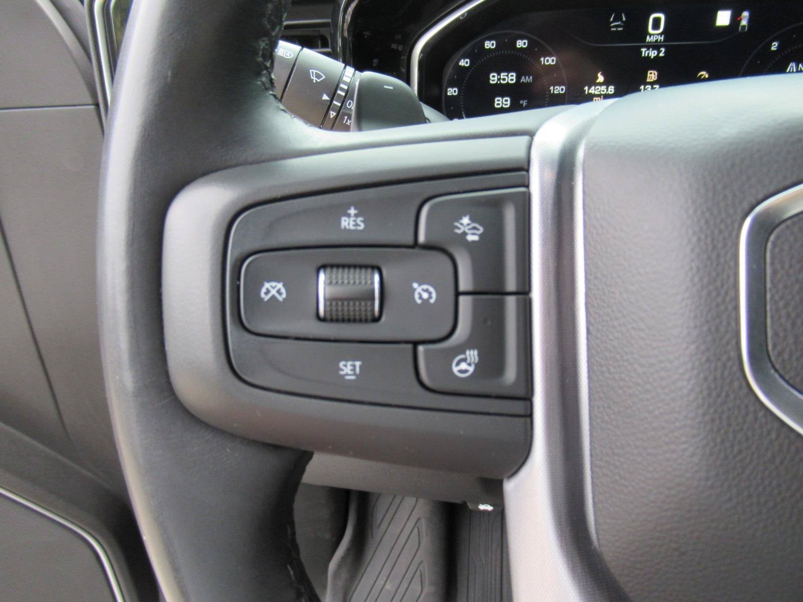 2022 GMC Sierra 1500 4WD Crew Cab Short Box SLT