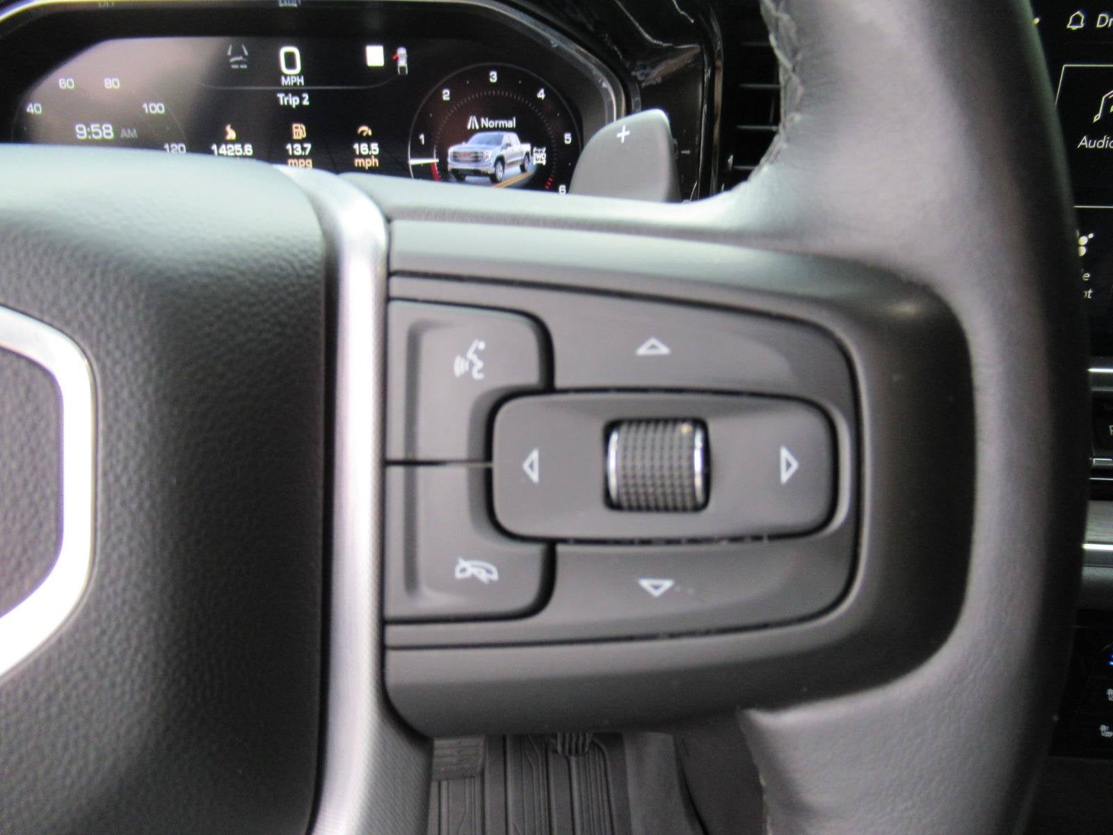 2022 GMC Sierra 1500 4WD Crew Cab Short Box SLT