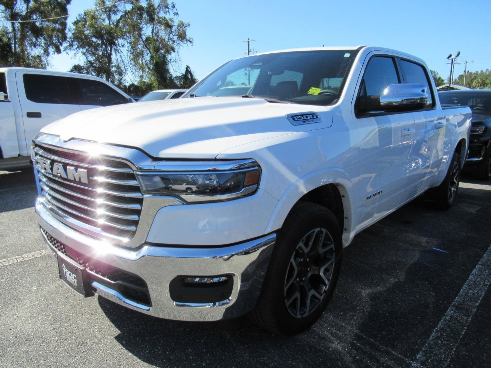 2025 RAM 1500 Laramie Crew Cab 4x4 5'7' Box