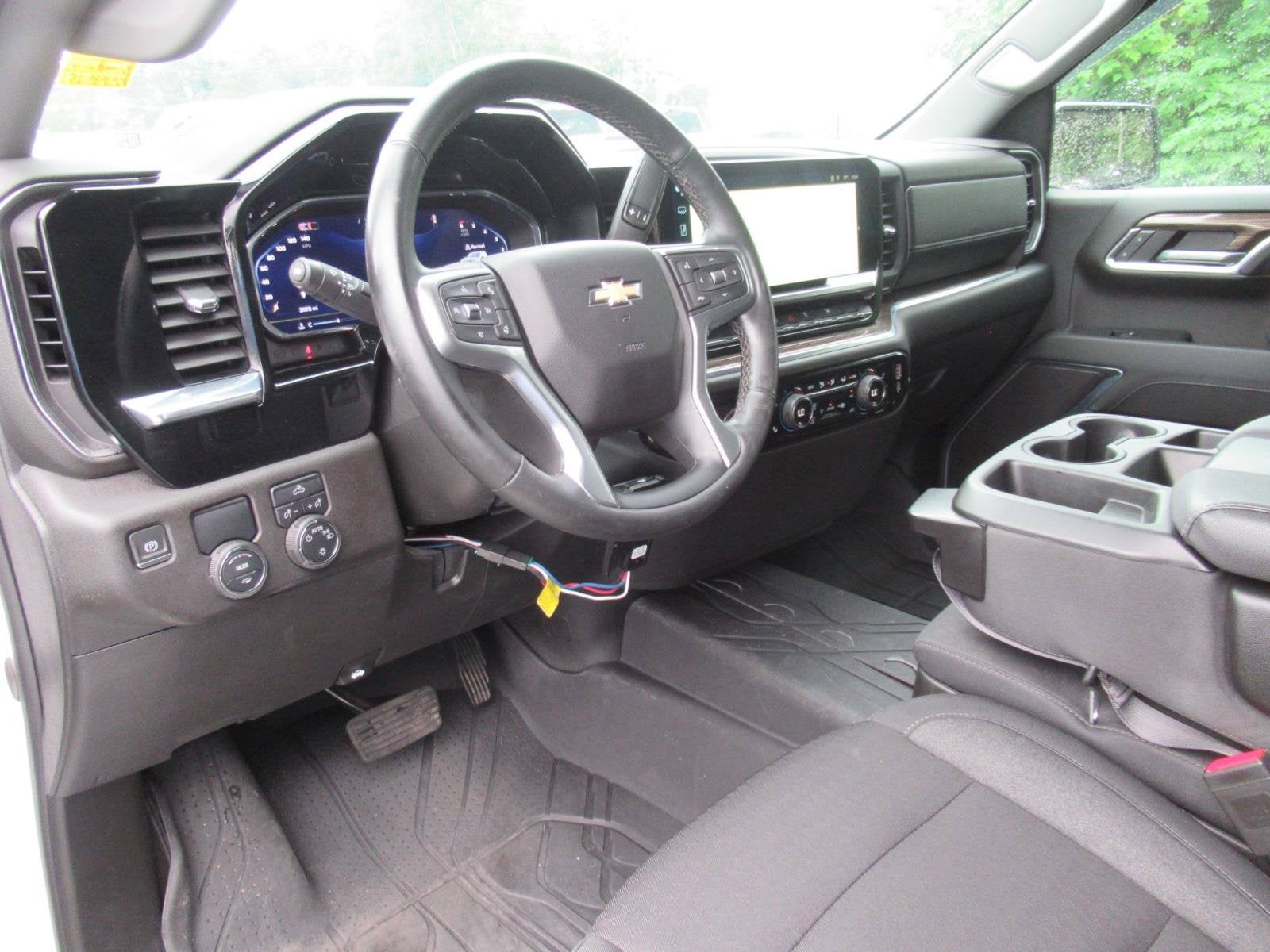 2024 Chevrolet Silverado 1500 2WD Crew Cab Short Bed LT