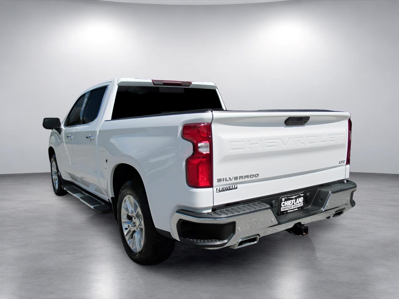 2021 Chevrolet Silverado 1500 4WD Crew Cab Short Bed LTZ