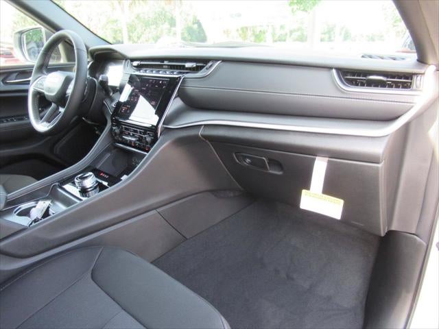 2026 Jeep Grand Cherokee GRAND CHEROKEE L LAREDO X 4X2