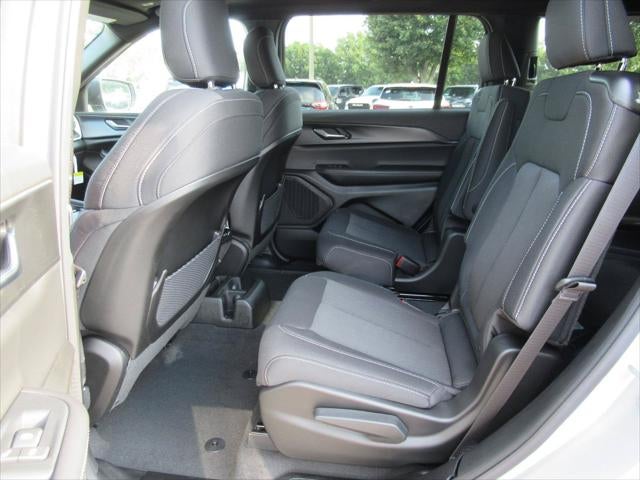 2026 Jeep Grand Cherokee GRAND CHEROKEE L LAREDO X 4X2