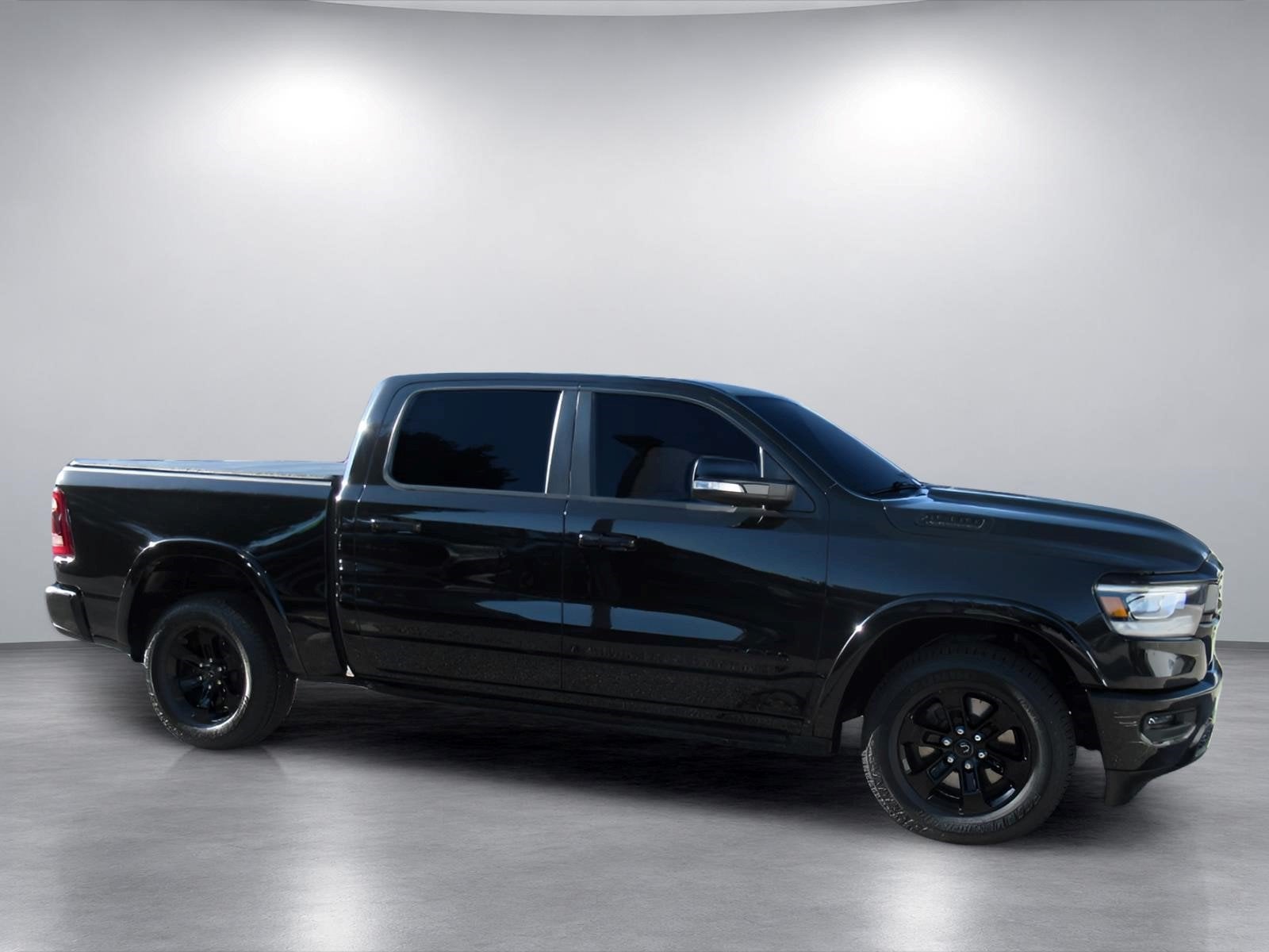2022 RAM 1500 Laramie Crew Cab 4x2 5'7' Box