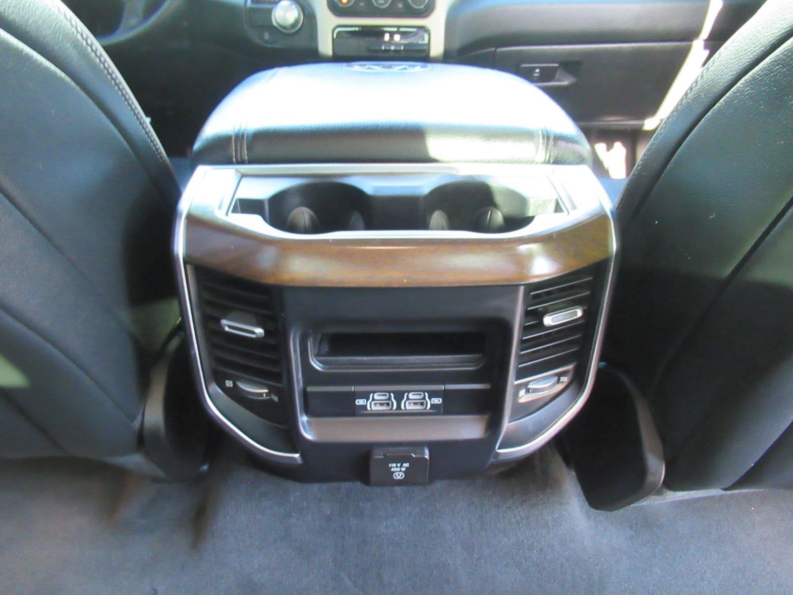 2022 RAM 1500 Laramie Crew Cab 4x2 5'7' Box