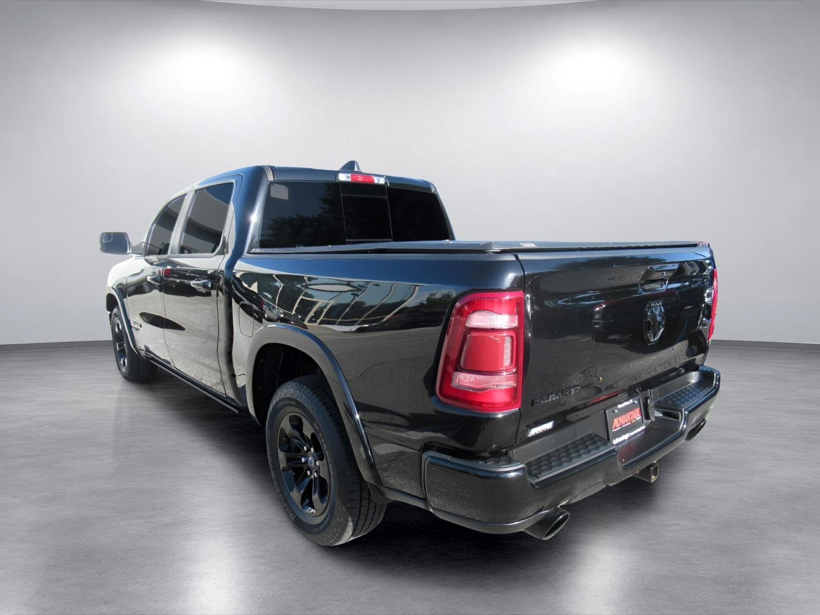 2022 RAM 1500 Laramie Crew Cab 4x2 5'7' Box