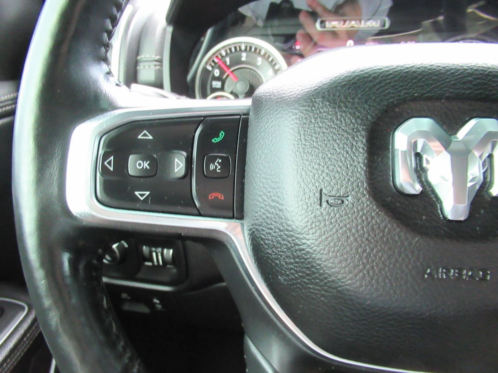 2020 RAM 1500 Laramie Crew Cab 4x2 5'7' Box