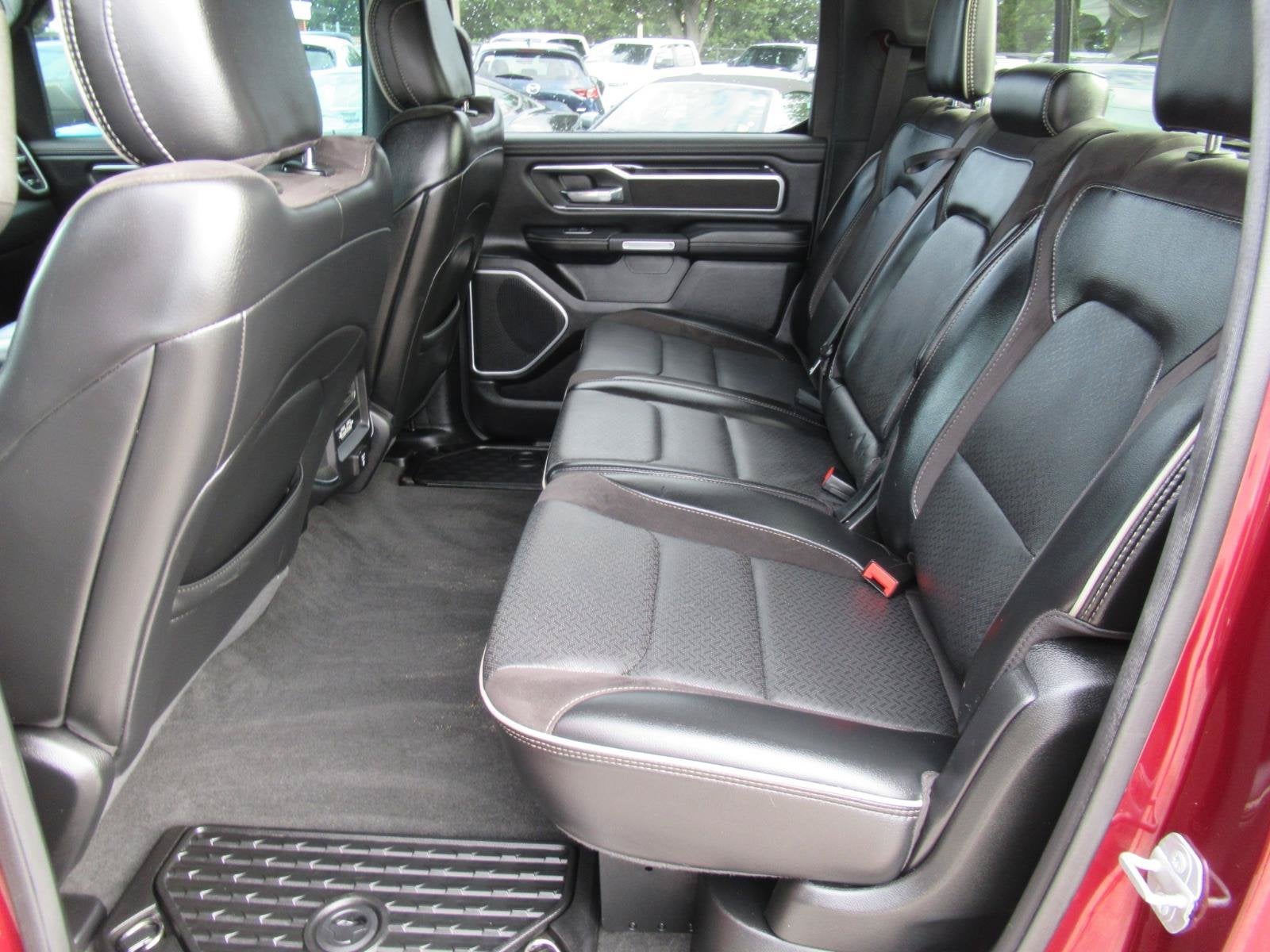 2020 RAM 1500 Laramie Crew Cab 4x2 5'7' Box