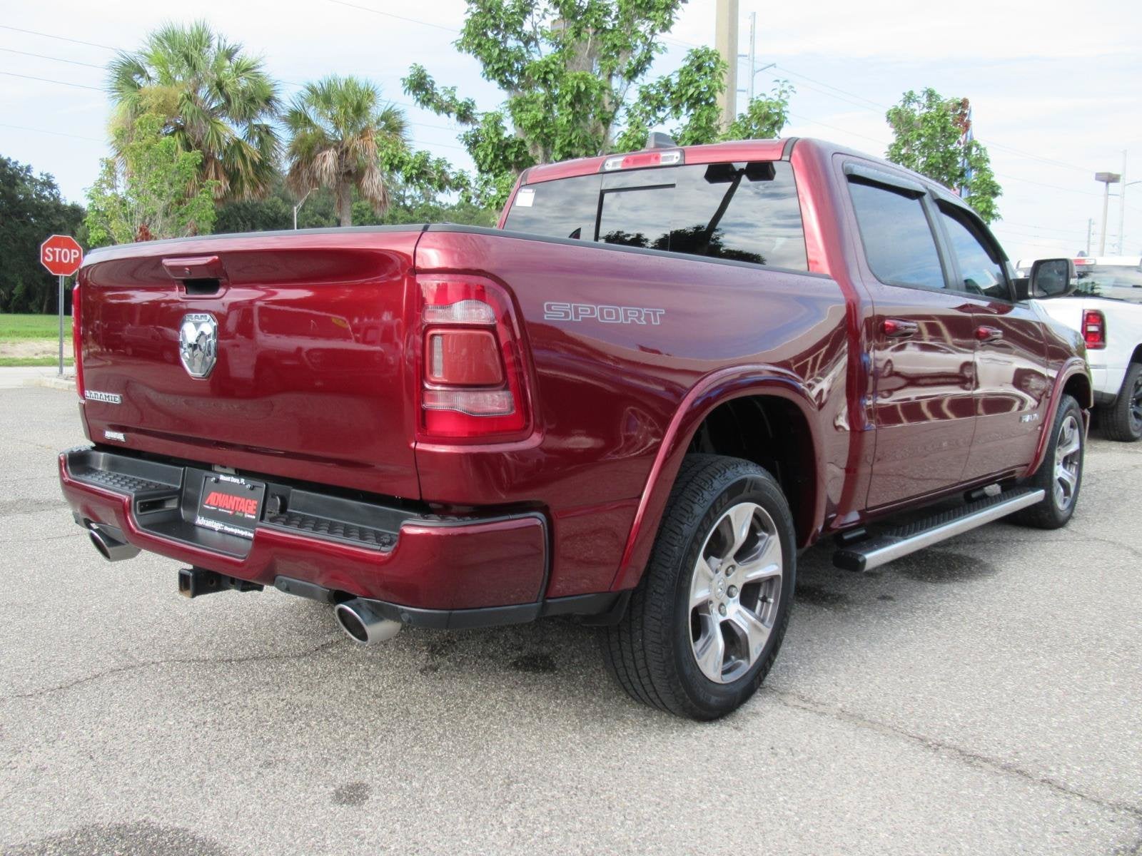 2020 RAM 1500 Laramie Crew Cab 4x2 5'7' Box