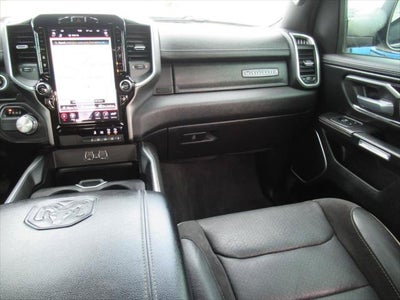 2020 RAM 1500 Laramie Crew Cab 4x2 5'7' Box